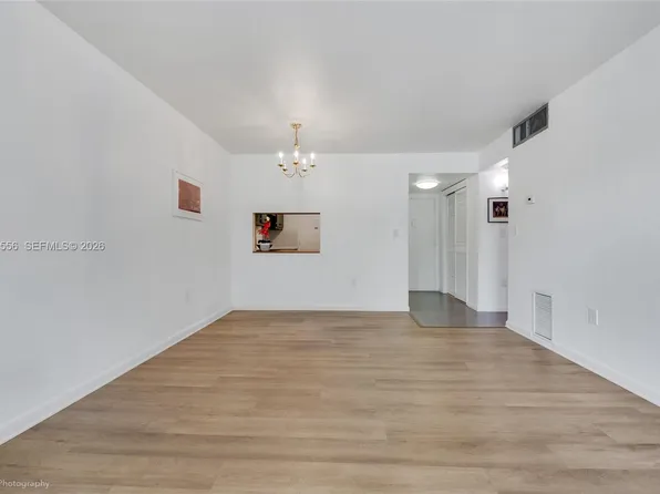 7403 SW 82nd St APT 210N, Miami, FL 33143