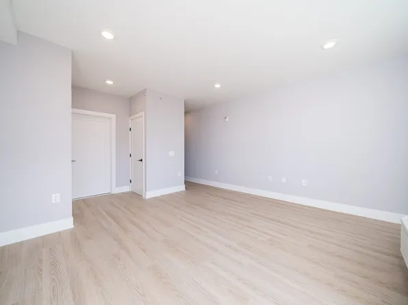 53 High Street image 11 of 13