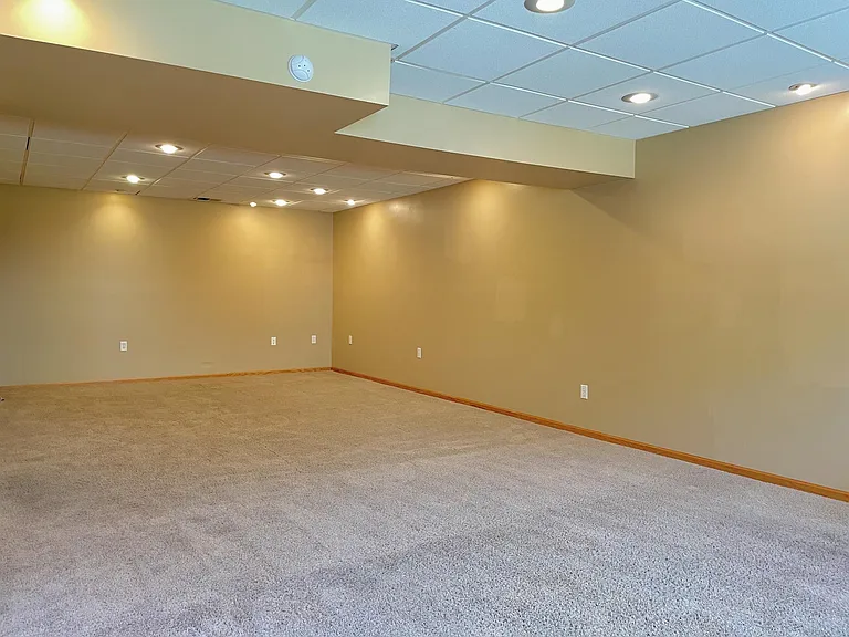 6765 Greenbriar Curv — Photo 15