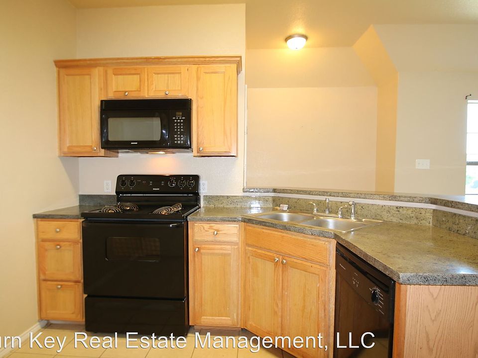 1st image of 135 Lindas Creek Ln
