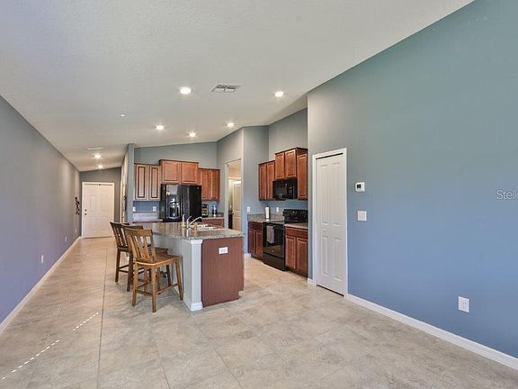 3rd image of 15712 Greenleaf Bay St