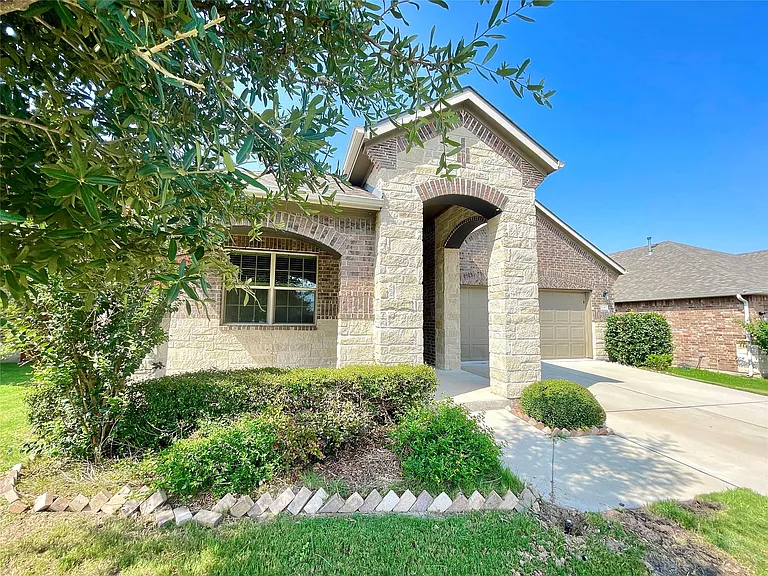 16412 Vescovo Ln — Photo 3