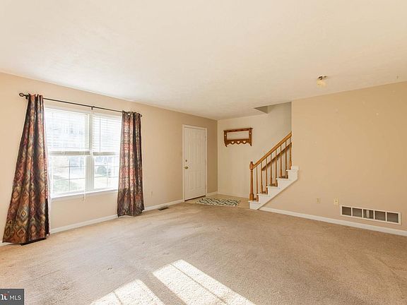 4th image of 133 S Race St