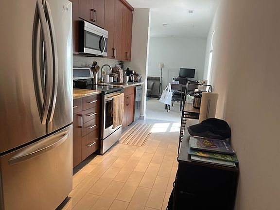 2nd image of 621 N Fayette St #516