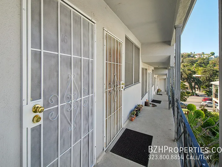4010 Los Feliz Blvd #16 — Photo 10
