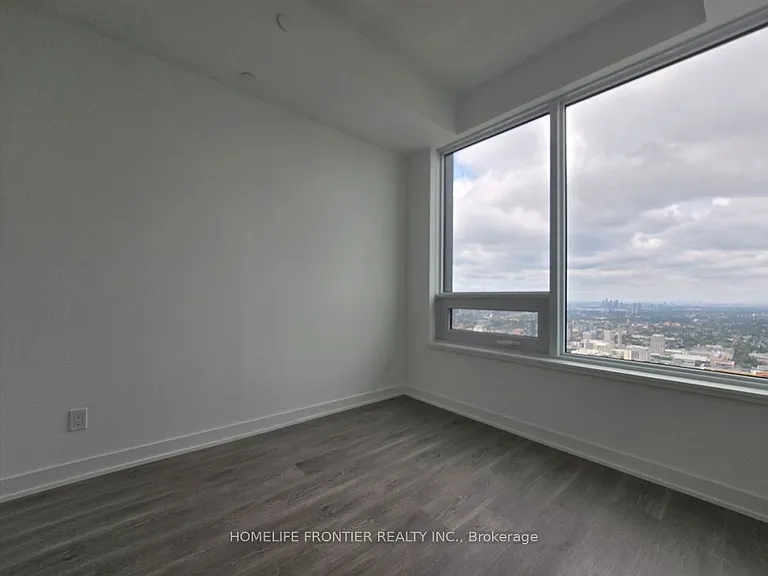 8 Wellesley St W #LPH01 — Photo 13