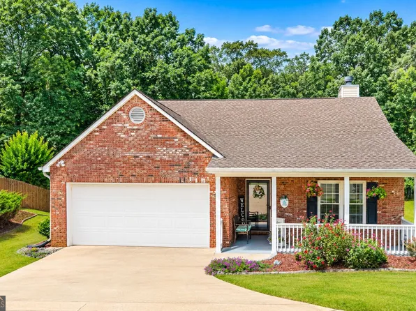 733 Jacoby Dr, Loganville, GA 30052