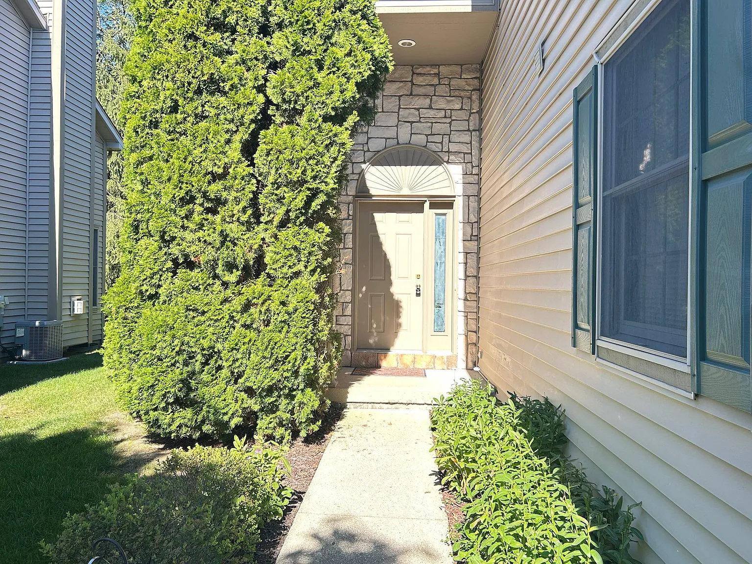 2 bed, 1644 sqft, $2,150 — Photo 4
