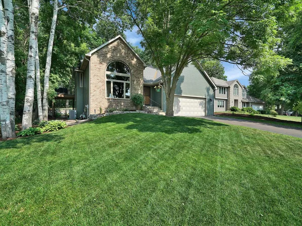 12896 Forest Ct, Apple Valley, MN 55124