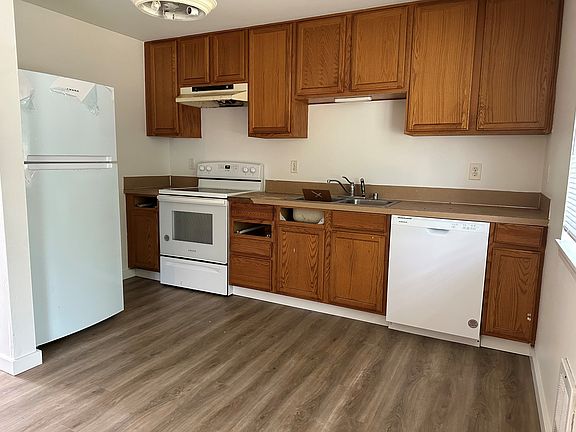 5th image of 1207 Beach Ave #5