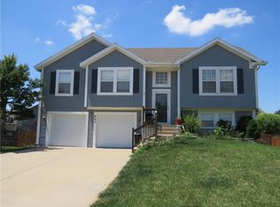 865 E Cheyenne St, Gardner, KS 66030