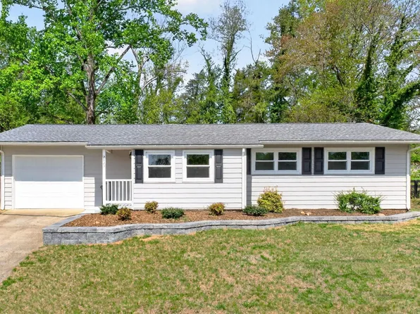 2623 Commonwealth Dr, Charlottesville, VA 22901