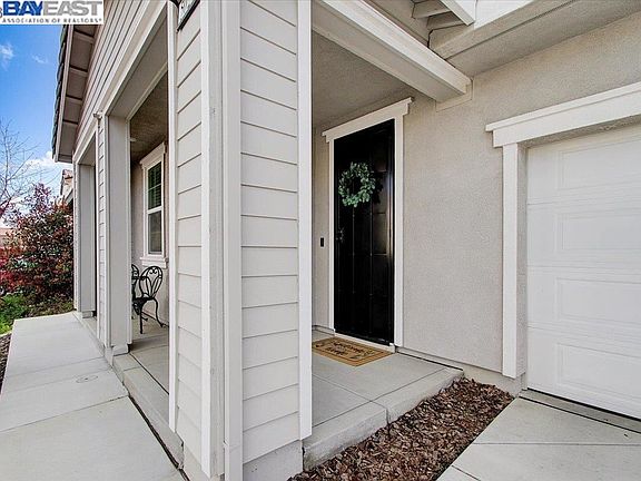 3rd image of 5029 Gurnett Ln