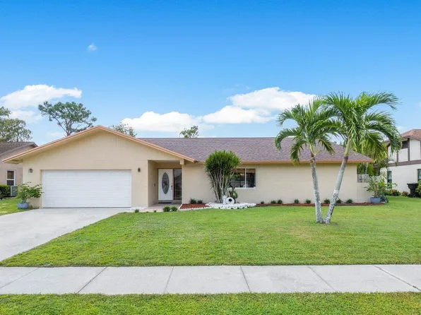 828 Silverbell Lane, Wellington, FL 33414