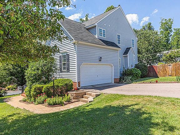 3rd image of 9374 Summer Oak Dr