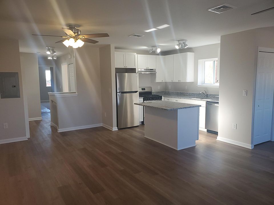 1st image of 15121 Beverly Dr Floor 2