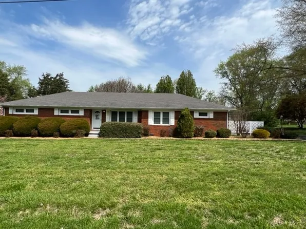 308 Kelly Dr, Decherd, TN 37324