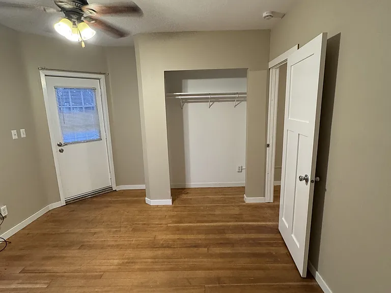 342 W Spruce St — Photo 3