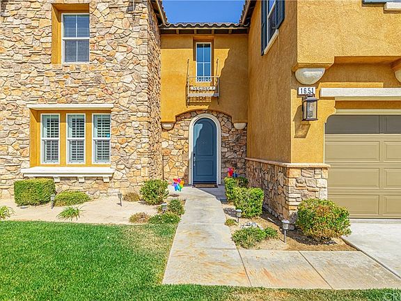 3rd image of 1651 Date Palm Dr