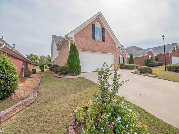 3rd image of 1540 Empress Dr #136