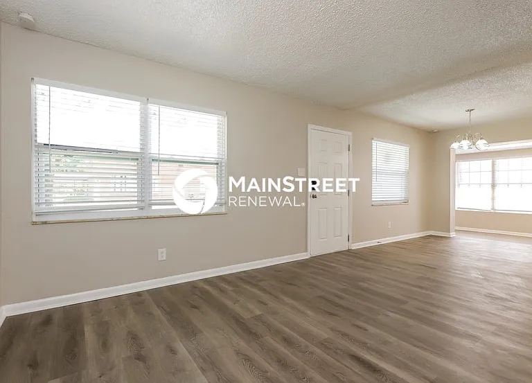 2605 E Ida St — Photo 3