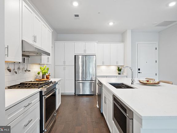 5th image of 44691 Wellfleet Dr Unit 208