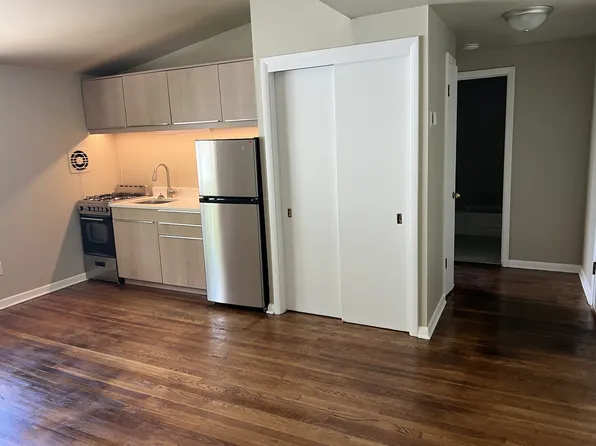 3338 S Whitnall Ave #3, Milwaukee, WI 53207