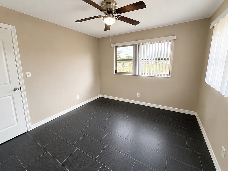 329 Tudor Dr #R — Photo 11