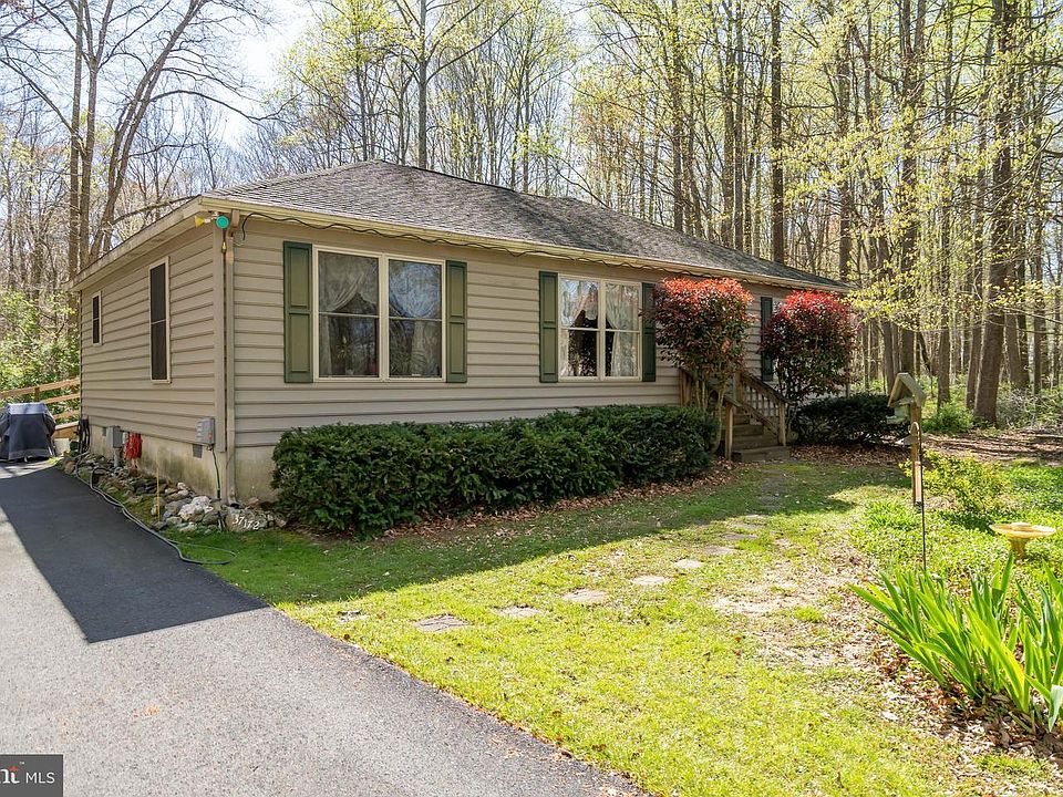 1st image of 37172 Brickman Ln