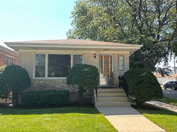 2nd image of 5258 N McVicker Ave