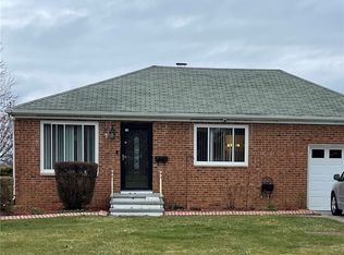 15410 Edgecliff Ave, Cleveland, OH 44111