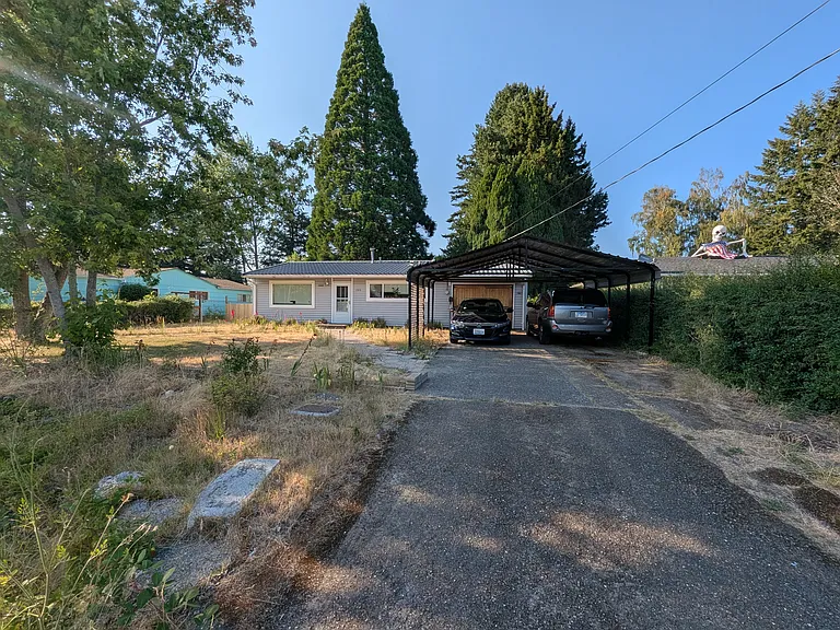 1326 Ivy Rd — Photo 1