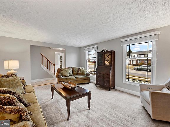 5th image of 3827 Proctor Ln