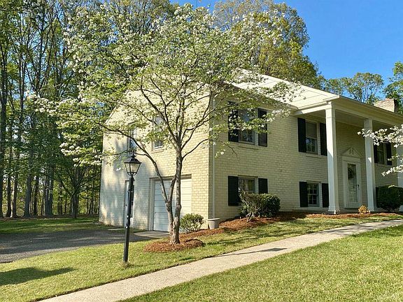 3rd image of 1077 Farfields Dr