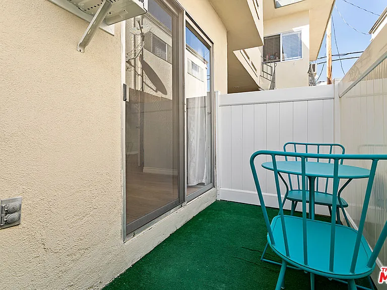11743 Mayfield Ave #3 — Photo 4