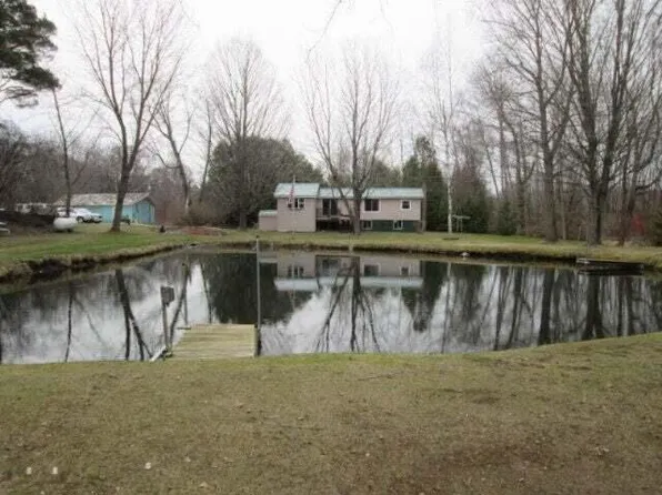 1523 E Mill Rd, Hart, MI 49420