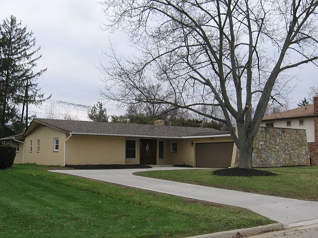 1777 Kenwick Rd photo 1
