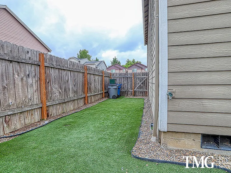7115 NE 62nd St — Photo 28