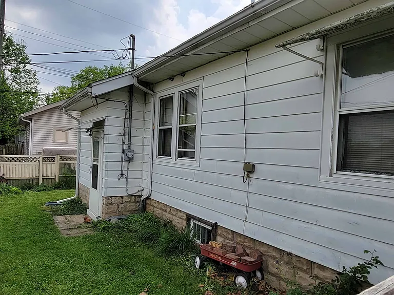 111 Sherman St — Photo 4