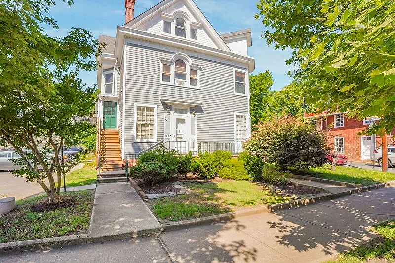 1122 Caroline St #2