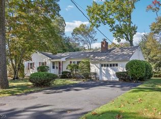 327 Martom Rd, Wyckoff, NJ 07481