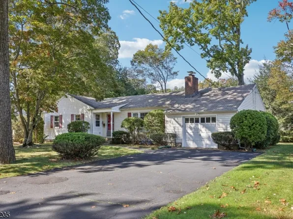 327 Martom Rd, Wyckoff Twp., NJ 07481