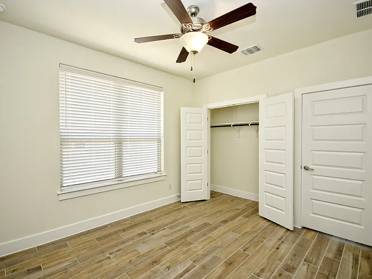 408 Parkline Dr — Photo 24