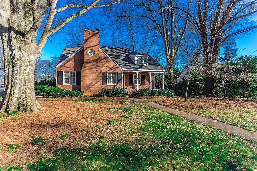 2nd image of 2901 Idlewood Cres