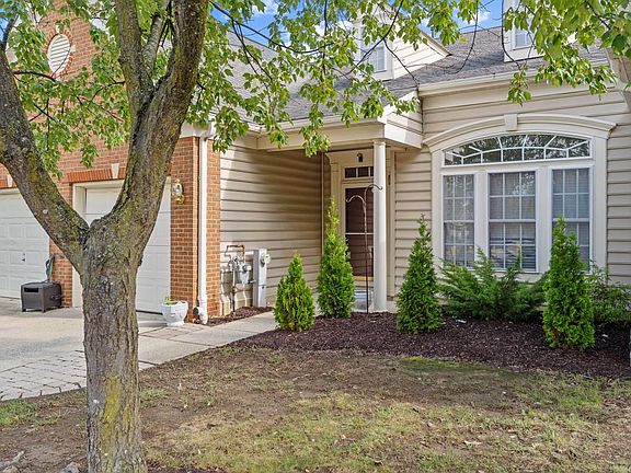 2nd image of 334 Hamlet Cir