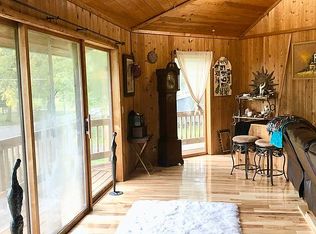 13765 Shady Ln, Monroe, MI 48161