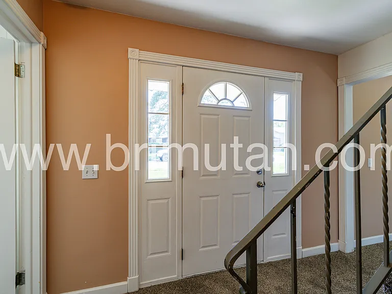 1561 E Delaware Ln — Photo 15