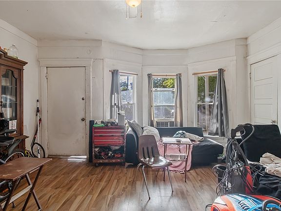 3rd image of 913 Lemoyne Ave #15