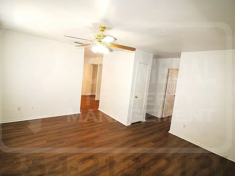 1708 Windward Dr — Photo 2
