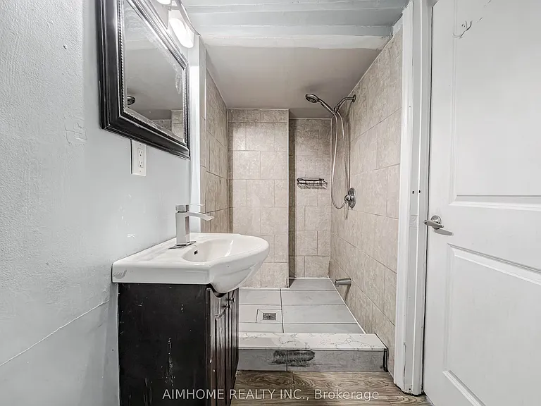 57 Gladman Ave N #BASEMENT — Photo 12